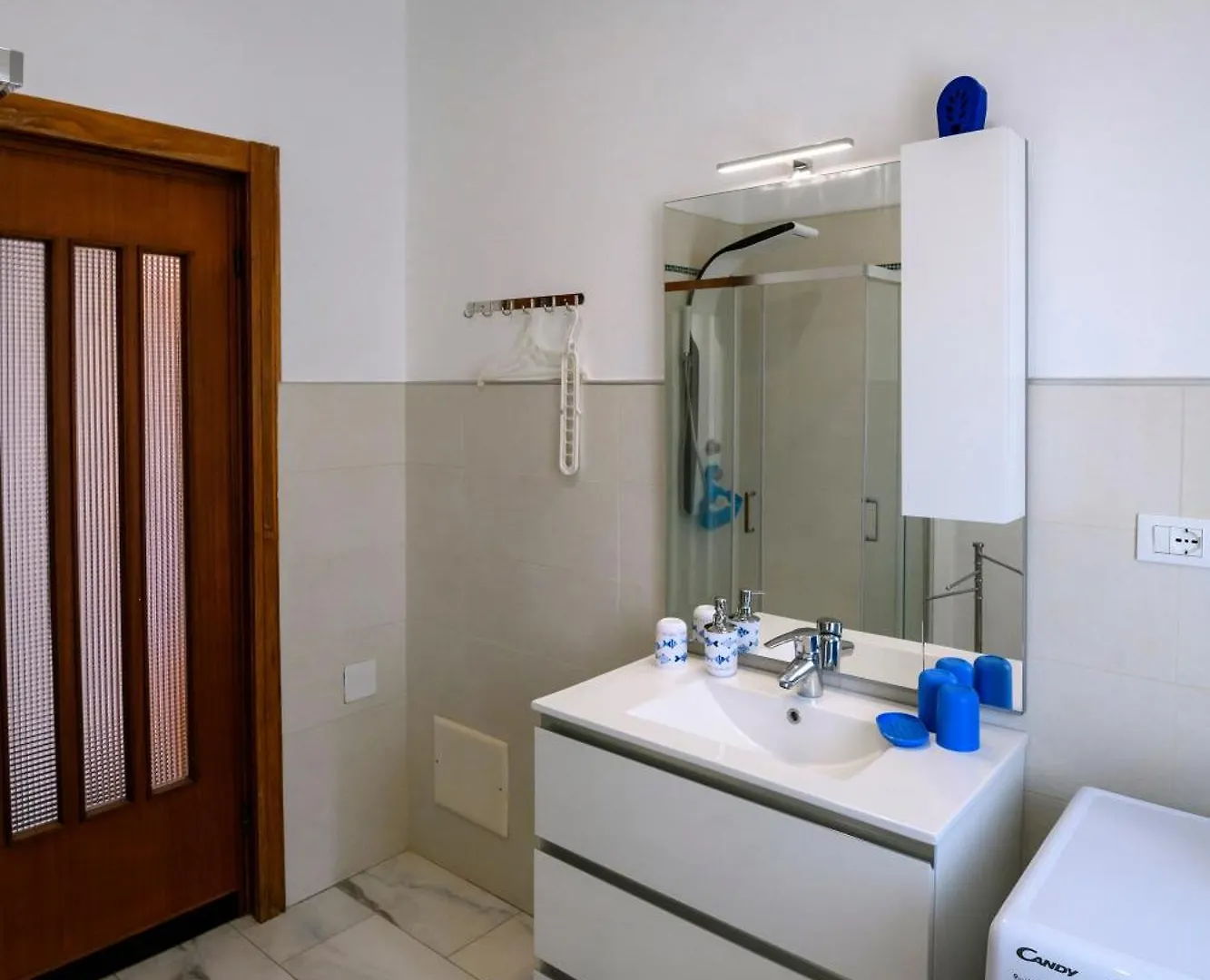 Chiwi'S Home 2 Vado Ligure Apartment