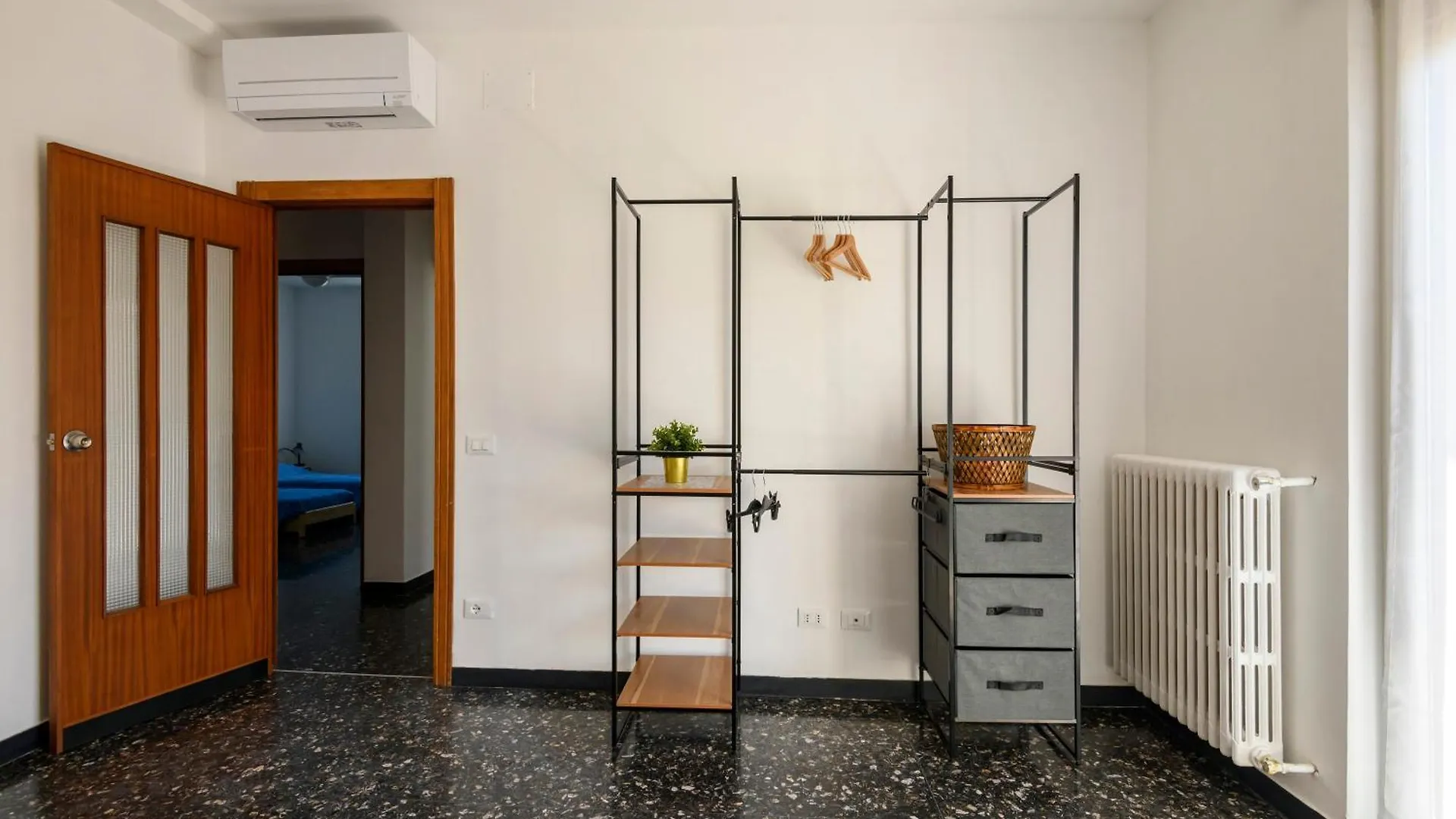 Chiwi'S Home 2 Vado Ligure Apartment