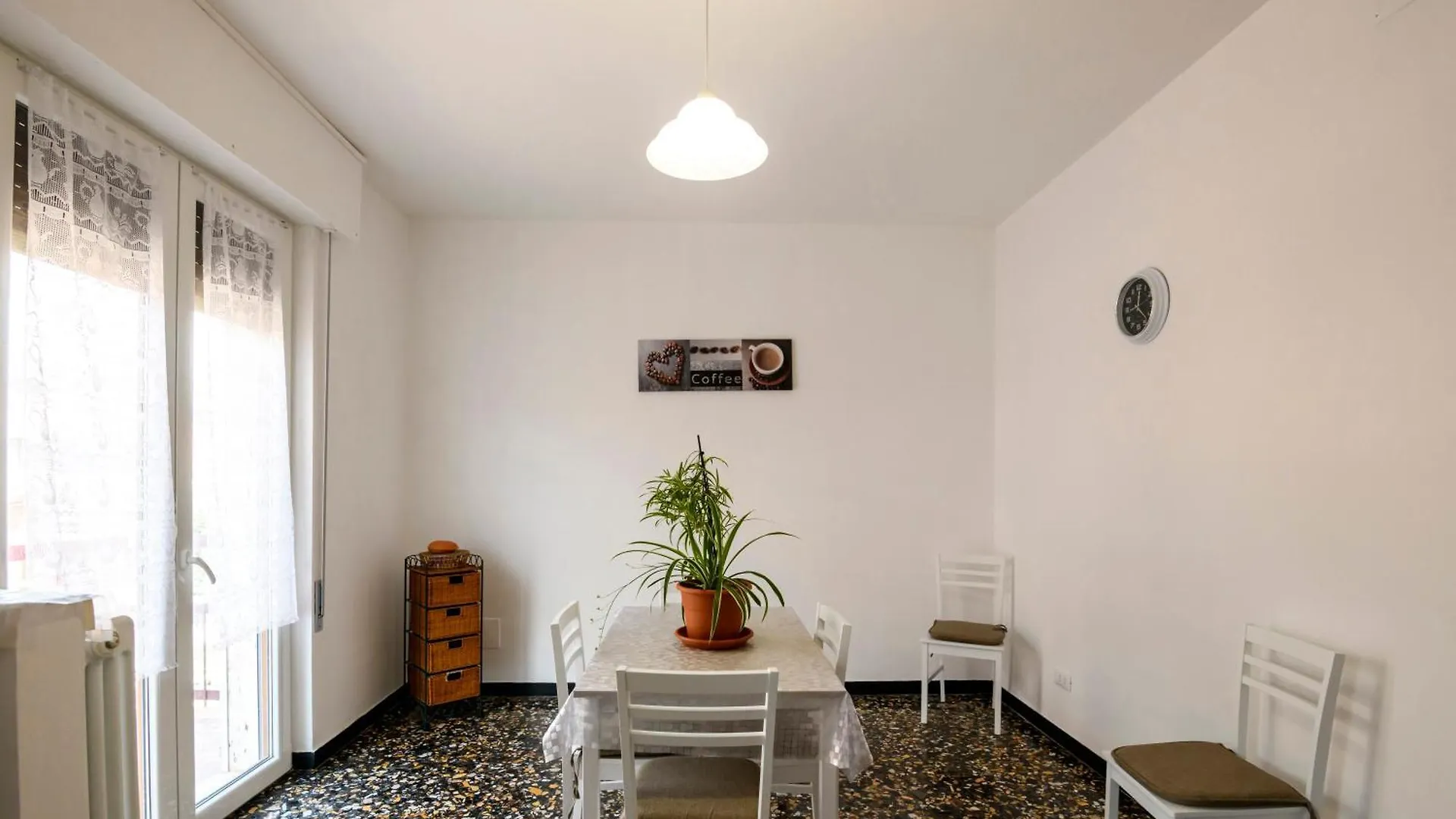 Chiwi'S Home 2 Vado Ligure