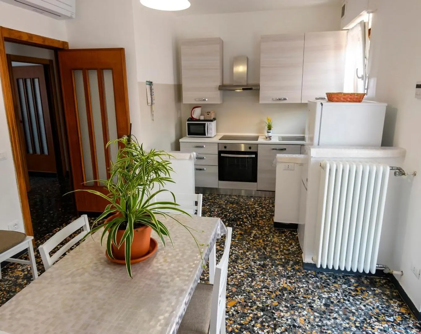 Apartment Chiwi'S Home 2 Vado Ligure Italy